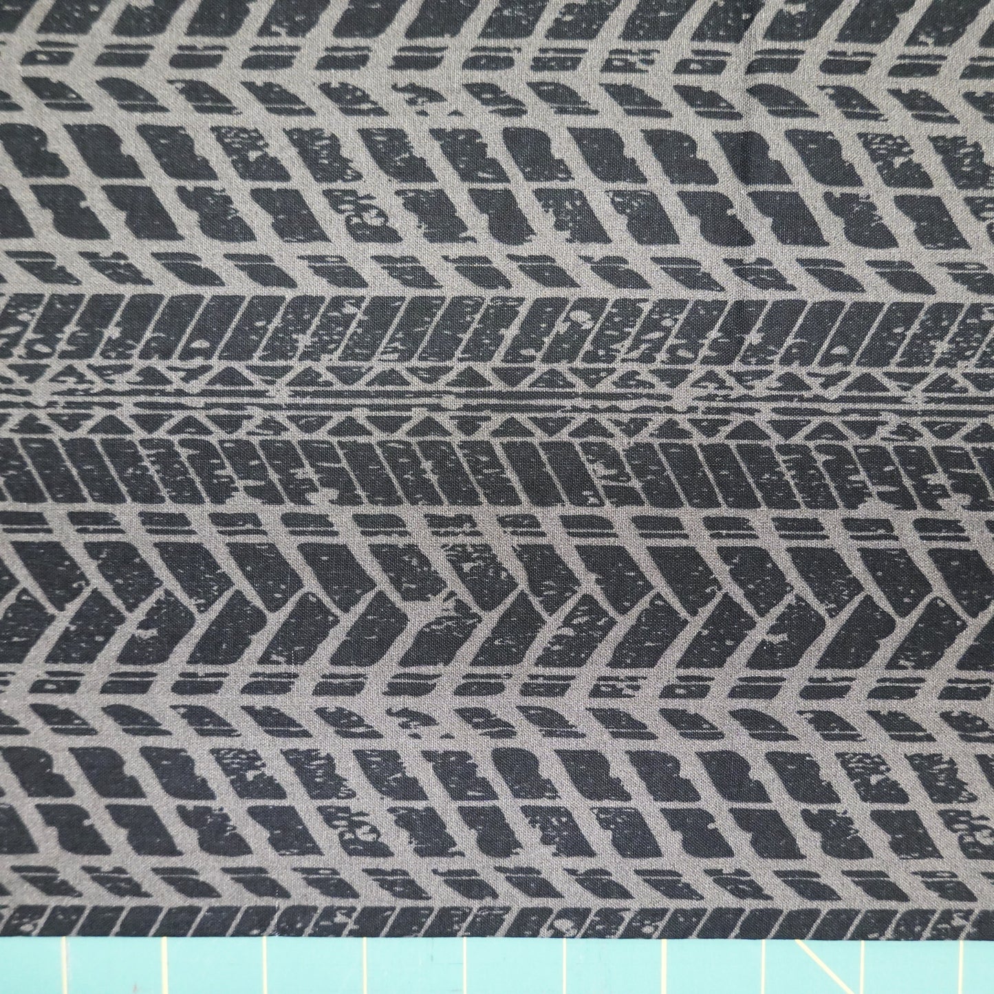 Mash the Throttle Tread Marks 22991-BLK-CTN-D