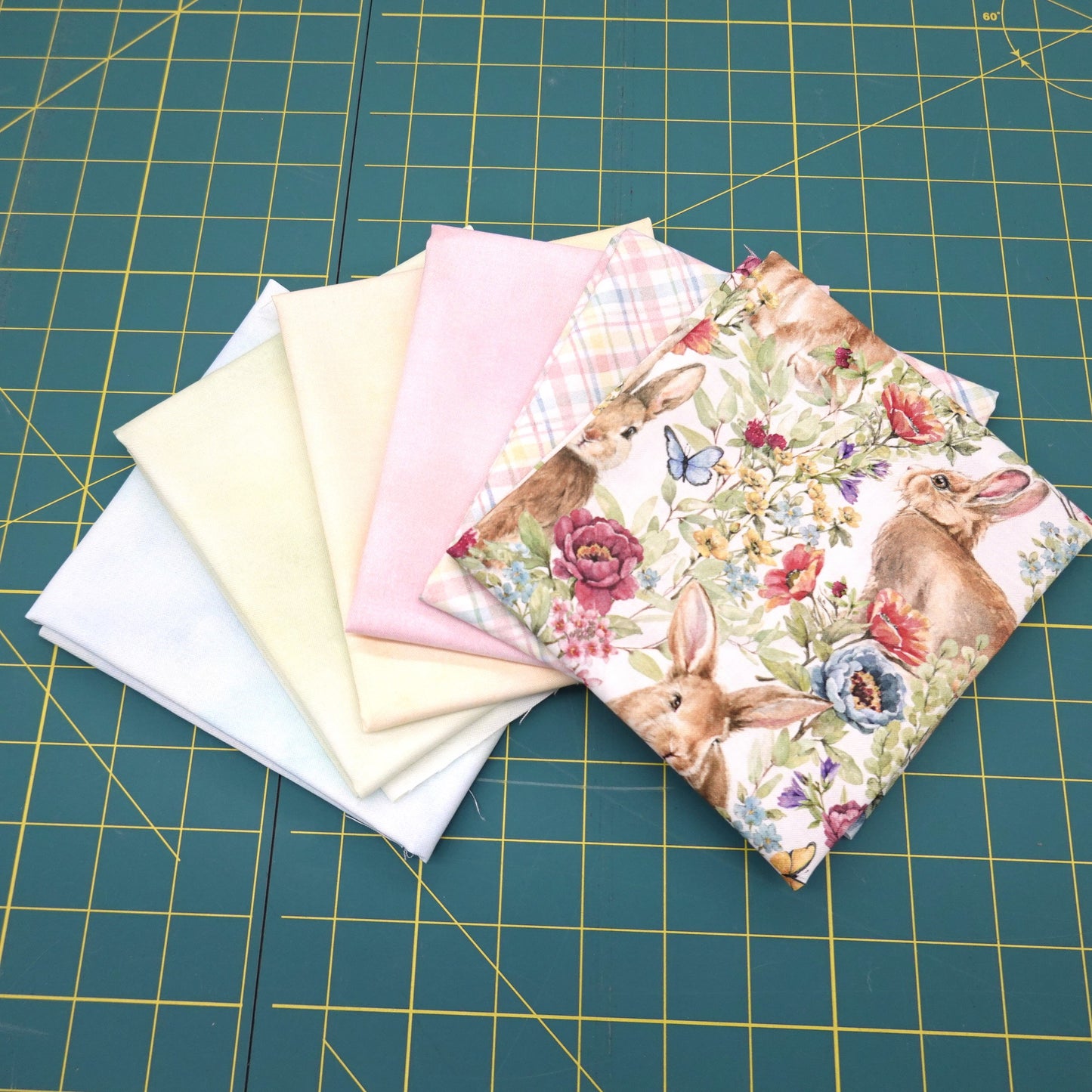 Mystery Five-0 Lucky Break Bunnies & Blooms FQ Bundle (6 pcs)